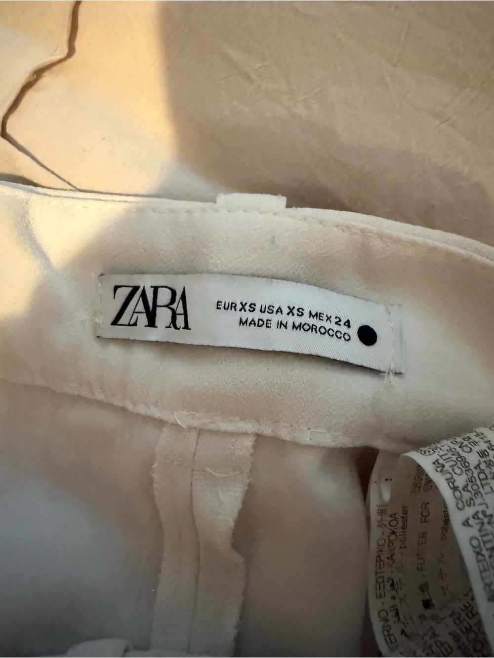Zara Cream High-Rise Tailored Shorts - Picture 2 of 2